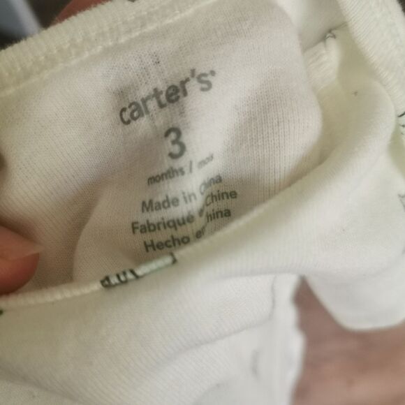 3/$15 Carter's short sleeve onesie - Picture 2 of 4